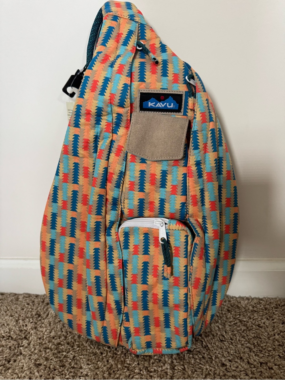 NWT Kavu Multicolor Geometric Rope Sling Bag in Teal, Orange & Red